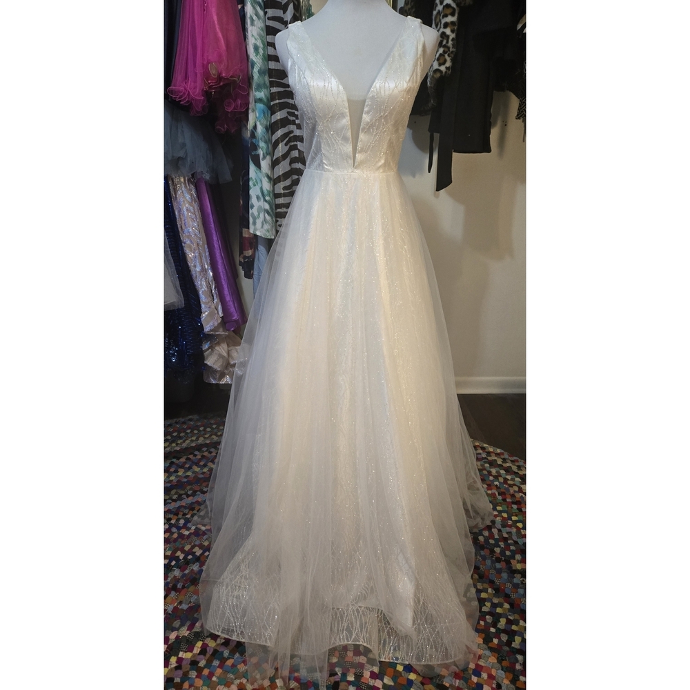 NWT Amelia Couture Sparkly White Tulle Glitter Ballgown
